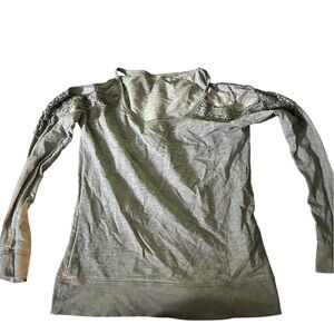 Cold shoulder Vanity Gray Knit Top